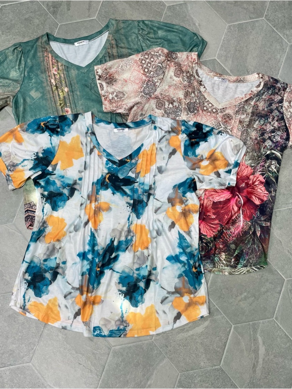 Zeagoo Floral V-Neck Short Sleeve Tops – Set of 3 – Women’s XL